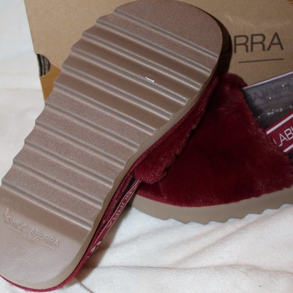 NIB UGG KOOLABURRA WOMEN'S FUR SLIPPER SANDALS BURGUNDY‎ - Picture 7 of 7